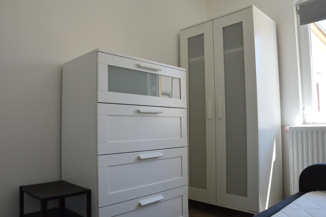Quiet Residential Area B Taplan - 2 Bedroom And Living Room Apartment Szombathely Exterior photo